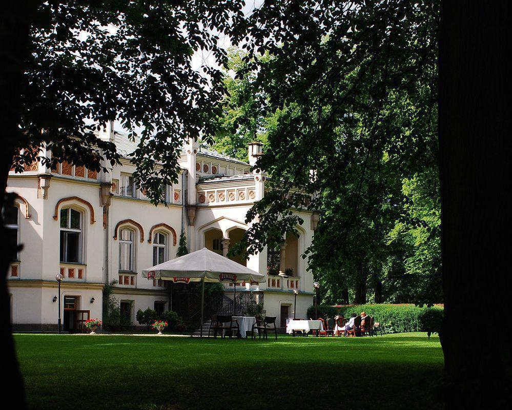 Paszkowka Palace Hotel And Park Complex Exterior photo